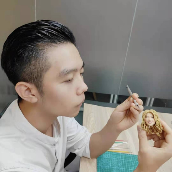 【オーダーメイド】ハイエンド 蝋人形グレード 立体アート人形の置物 あなたの写真やアイデアに基づいて 名人 髪型 ドレス