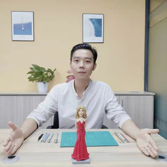 【オーダーメイド】ハイエンド 蝋人形グレード 立体アート人形の置物 あなたの写真やアイデアに基づいて 名人 髪型 ドレス