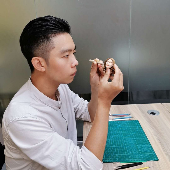 【オーダーメイド】ハイエンド 蝋人形グレード 立体アート人形の置物 あなたの写真やアイデアに基づいて 名人 髪型 ドレス