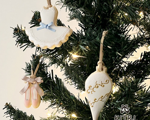 Amazon.co.jp: クリスマスの オーナメントカラーをあしらった
