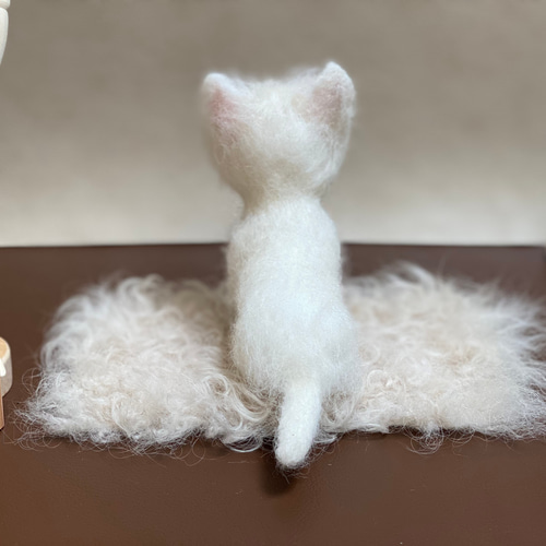 お休みしてます』羊毛フェルト ウエスティ 座りポーズ限定セミ お休みしてます』羊毛フェルト ウエスティ 座りポーズ限定セミ