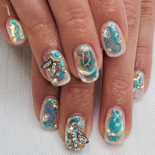 うるうるネイル 氷ネイル キラキラネイル 個性的 冬ネイル ネイル