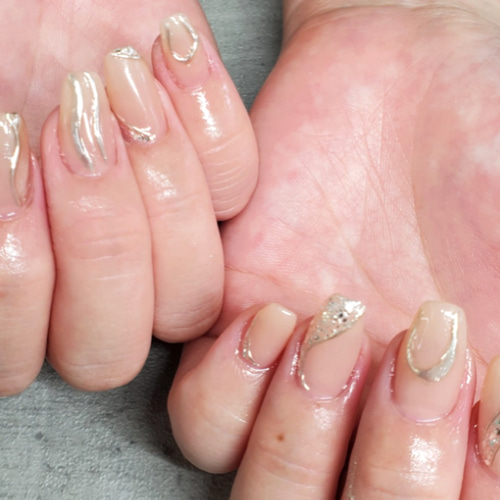 ミラーネイル ベージュ シンプル メタリック 結婚式 成人式 オフィス