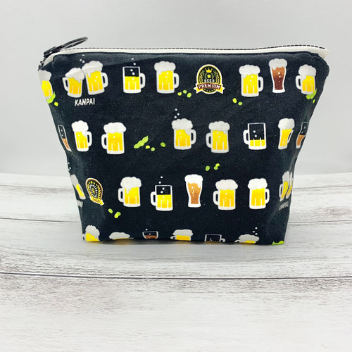 ☆再販【夏にぴったり！】ビール柄 マチ付き ポーチ 20cm×12cm ポーチ
