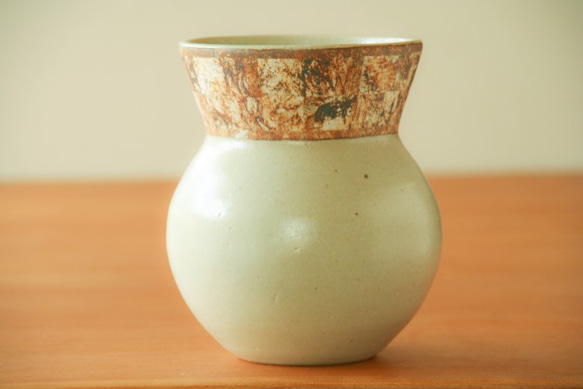 伊豆土のアフリカ壺（白釉） 2枚目の画像