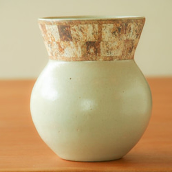 伊豆土のアフリカ壺（白釉） 3枚目の画像