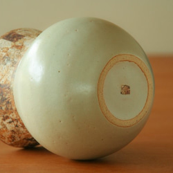 伊豆土のアフリカ壺（白釉） 4枚目の画像