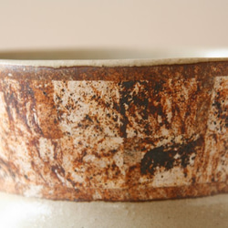 伊豆土のアフリカ壺（白釉） 5枚目の画像