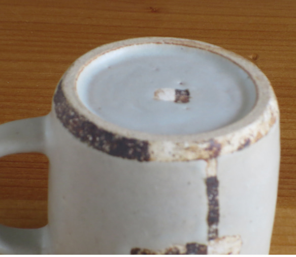 伊豆土のハナのマグカップ（白釉） 3枚目の画像
