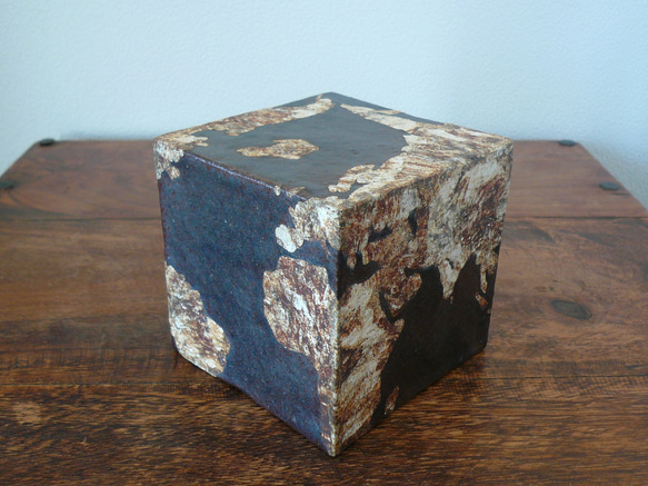 伊豆陶土・地球儀擺飾（cube） 第2張的照片