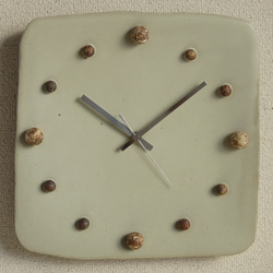 clay pieceの掛時計（白釉） 2枚目の画像