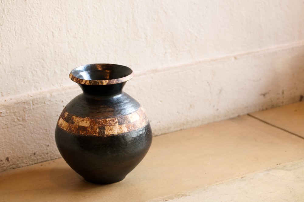 相馬 壺 徳利 花器 一輪挿し 民藝 飾り壺 時代物 美品 首鉄釉 跳鉋 相馬 壺 徳利 花器 一輪挿し 民藝 飾り壺 時代物 鉄釉 とび鉋