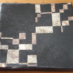 黒釉九寸台皿（puzzle） 2枚目の画像