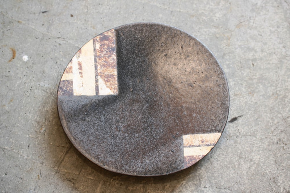 黒釉たまご台皿（七寸） 2枚目の画像