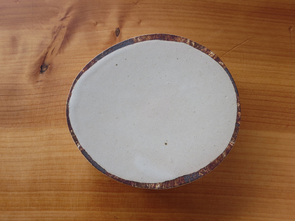伊豆土lineのたまご台皿（白釉） 3枚目の画像