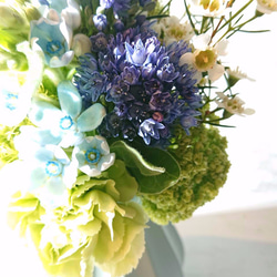 【再販】初夏のフラワー ギフト プレゼント”カーネーションの小さな花束と小さな花瓶のセット”アクアブルー 3枚目の画像