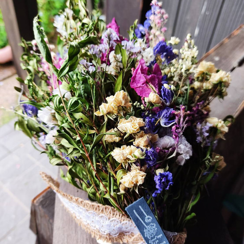 初夏のドライフラワースワッグ＊〜白い薔薇&テールリード〜38 ㎝＊ 初夏のドライフラワースワッグ＊〜白い薔薇&テールリード〜38 ㎝＊