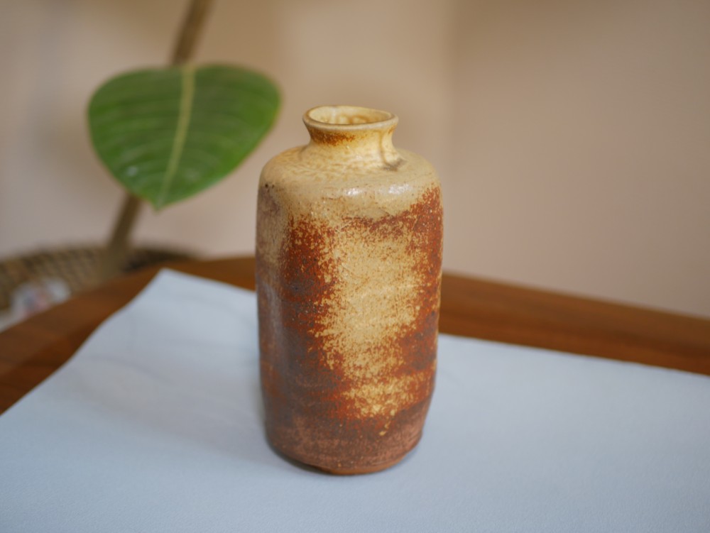 送料無料】信楽焼の 花瓶（HK-108） 一輪挿し・花瓶・花器 林