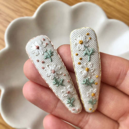 お花 編み刺繍 パッチンピン ベビーヘアクリップ ヘアピン ヘアアクセサリー 🩷🩷🩷 ヘアピン 色々編みました！ クリップタイプのピンと