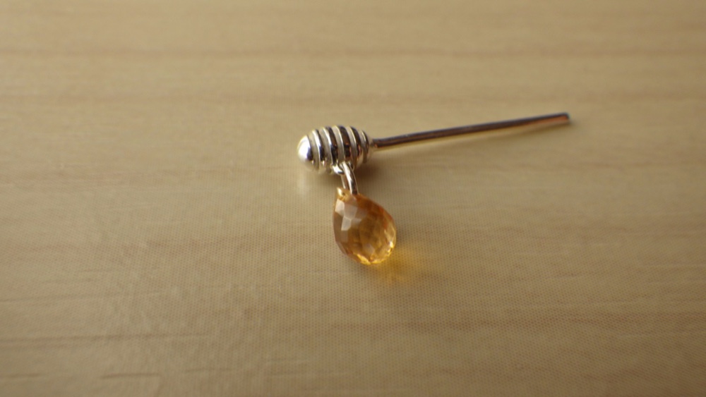 ハニーディッパーのピアス