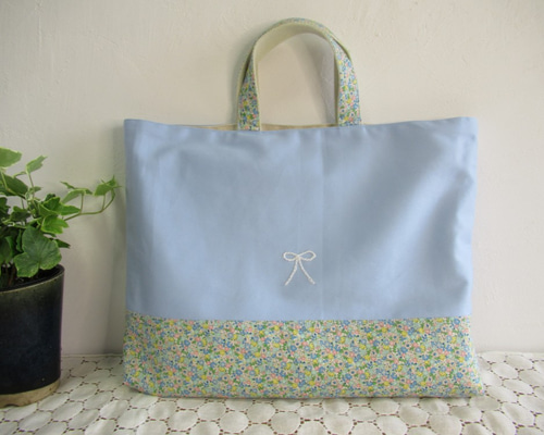 大きめ】サイズが選べる☆レッスンバッグ ブルー花柄 リボン刺繍