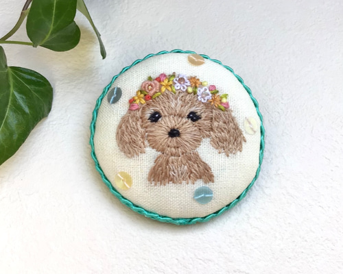 トイプードル アプリコット色 ブローチ 刺繍 手刺繍 ししゅう