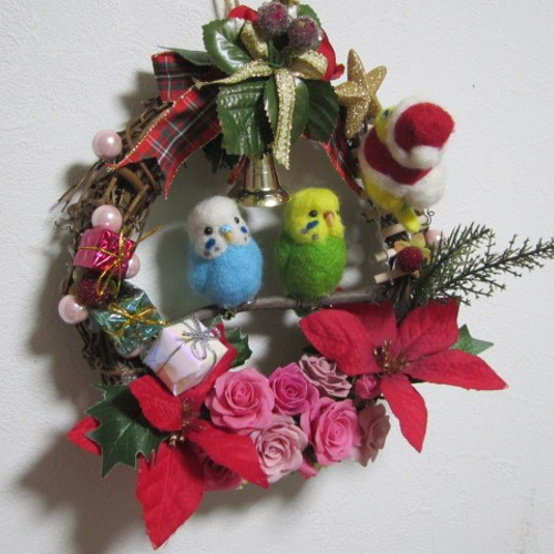 クリスマス 羊毛フェルト 華麗で可愛いセキセイインコちゃんクリスマス