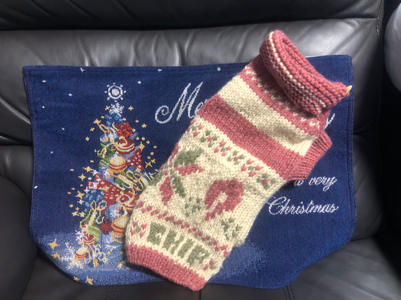 ワンコ　クリスマスカラー　カウチン風手編みセーター　 9枚目の画像