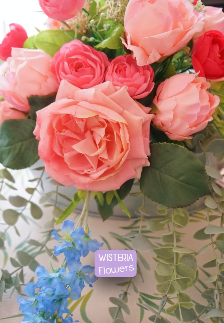 そよ風と花のデコレーション