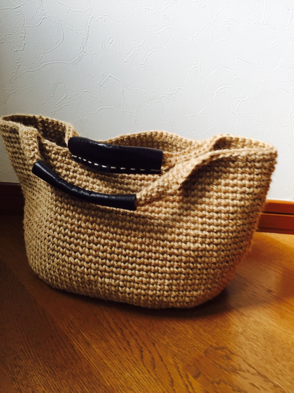 底が丸いカゴバッグ 美品