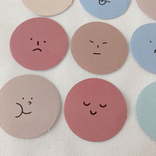 マカロンカラー表情 顔 フレークシール Mサイズ シール・ステッカー