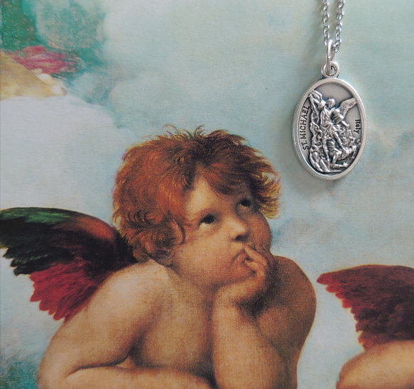 ラファエロの天使×大天使聖ミカエル御守りネックレス頬づえ天使エンジェルコロナのお守り 2枚目の画像