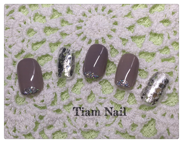 グレージュ 秋色ネイルチップ♡Tiam nail♡ 1枚目の画像