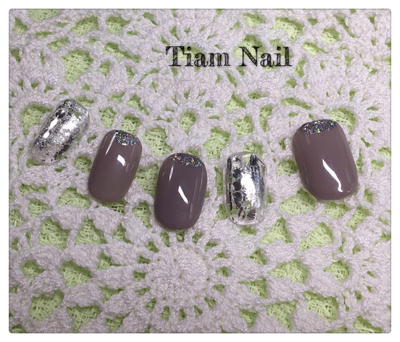 グレージュ 秋色ネイルチップ♡Tiam nail♡ 2枚目の画像