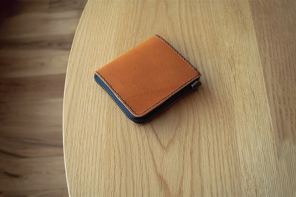 L字ファスナーの小型財布 1枚目の画像