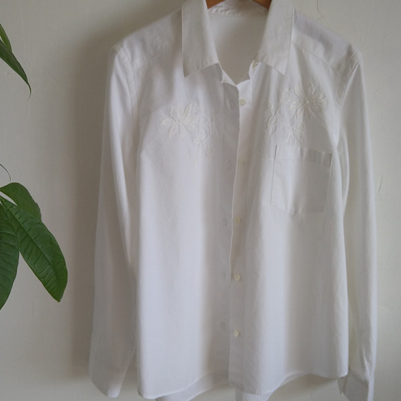 天然素材のシャツ、ブラウス/クレマチスのシンプルシャツ/白刺繍 9枚目の画像