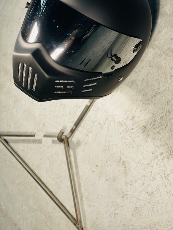 ヘルメット ヘルメット掛け ハーレー シンプソン ガレージ バイク　壁掛け アイアン家具 インダストリアル 6枚目の画像