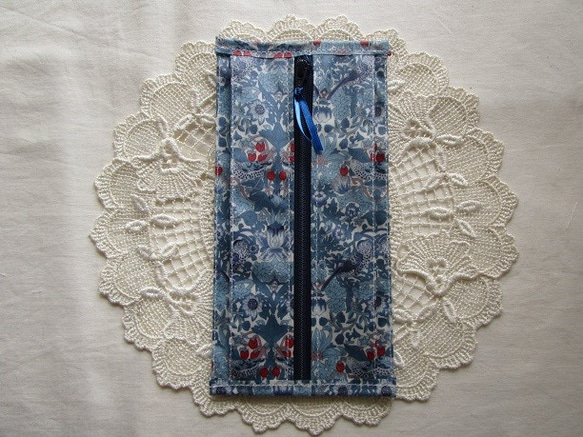 ウエットティッシュポーチ　リバティラミ　ストロベリーシーフスプリング 1枚目の画像