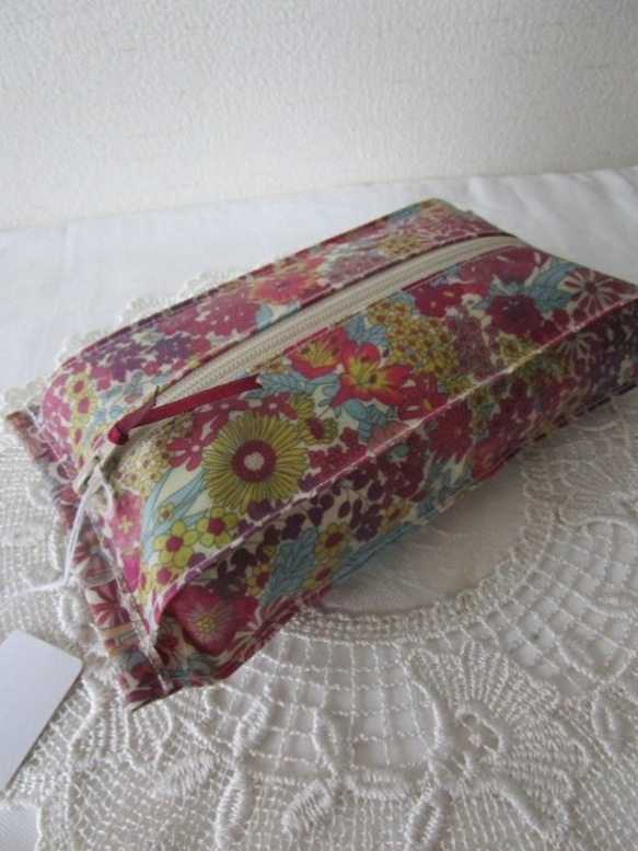 ウエットティッシュポーチ　リバティラミ　ストロベリーシーフスプリング 4枚目の画像