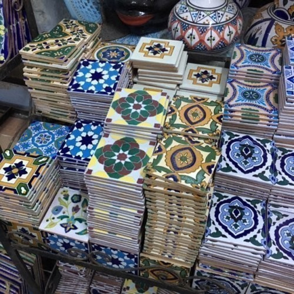 ＊2枚セット＊チュニジアの手描きのタイル　ブルーがさわやかなお花模様のタイル　　ガルビ1020 4枚目の画像