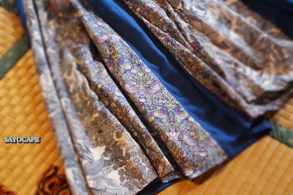 リバティを使ったボリュームたっぷりパッチワークヘムスカート(ブルー) 7枚目の画像