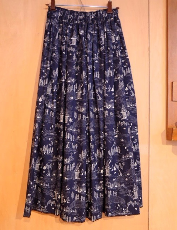 北欧テイストプリントのコットンギャザースカート 1枚目の画像