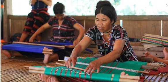 ベトナム中部少数民族の手織り ペンケース（緑） 伝統工芸 10枚目の画像