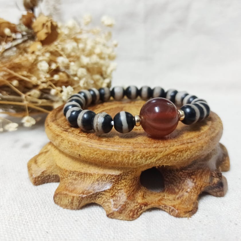 1516 ○ エッチドカーネリアン天珠ブレスレット