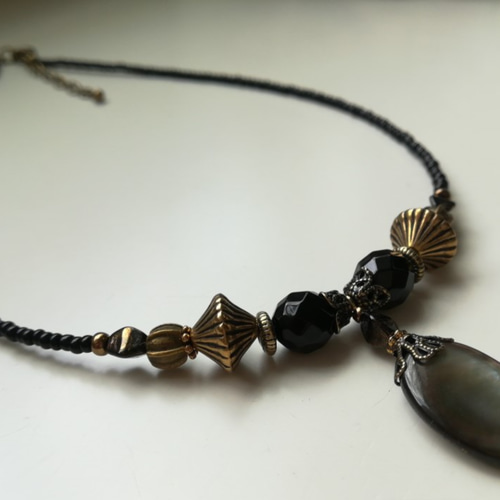 黒蝶貝（マザーオブパール）の上品ネックレス ネックレス・ペンダント