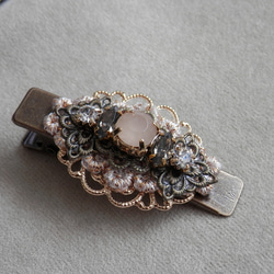 オパール色ストーン付ヘアクリップ 1枚目の画像