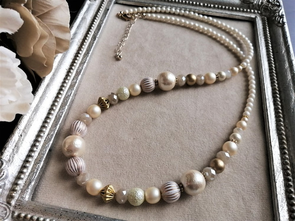 *送料無料*コットンパールと白系ビーズの少し長めのネックレス 8枚目の画像