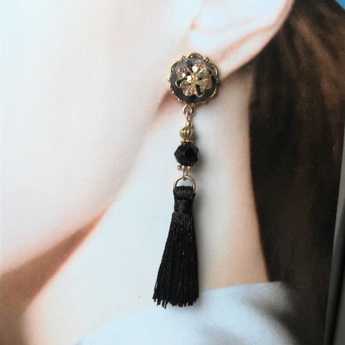 レジンカボションと黒タッセルの大人ピアス ピアス（その他