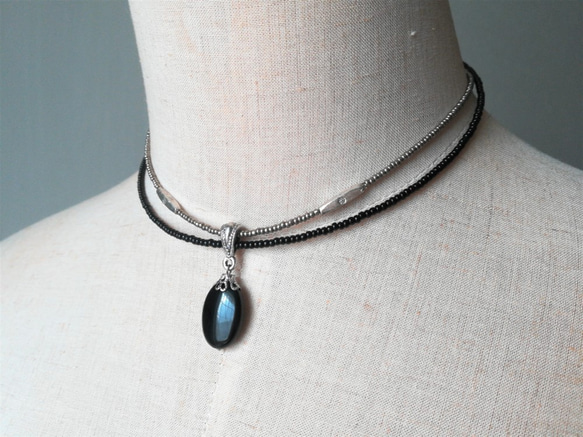 ブラックオニキスの二連チョーカーネックレス（マグネット留め金具に変更可能です） 1枚目の画像