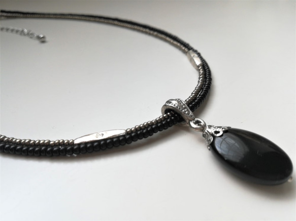 ブラックオニキスの二連チョーカーネックレス（マグネット留め金具に変更可能です） 3枚目の画像